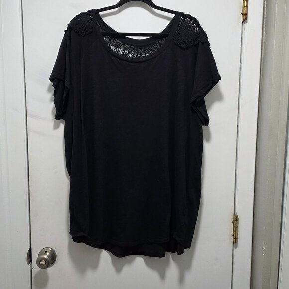 Worn Once Torrid Size 4 Crochet Back Tee - Picture 3 of 6